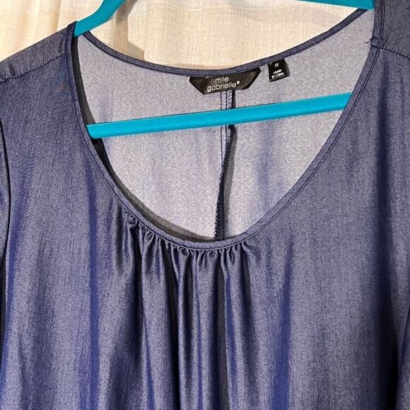 Mile Gabrielle dress denim look lace bell sleeve and bottom of the front size 1X - Picture 4 of 6